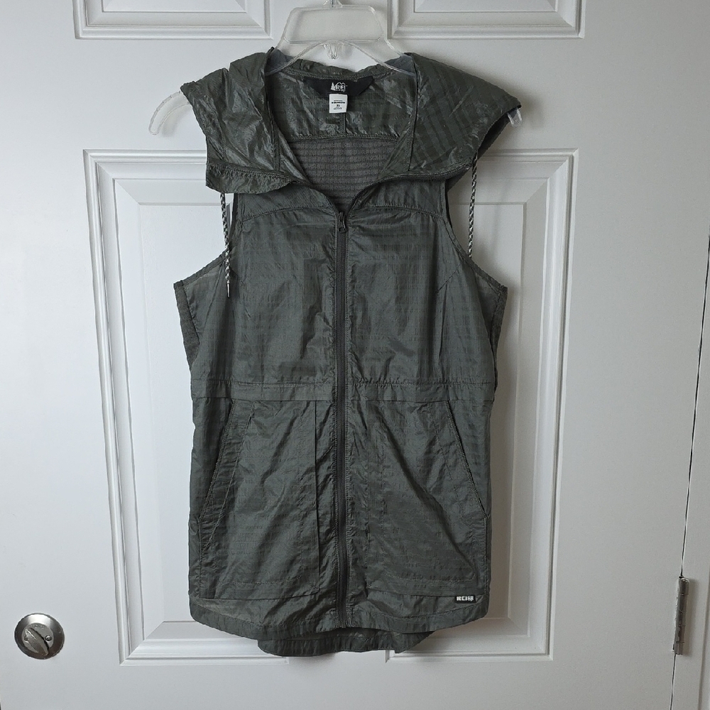 REI Olive Green Hooded Lightweight Vest.  Size XS